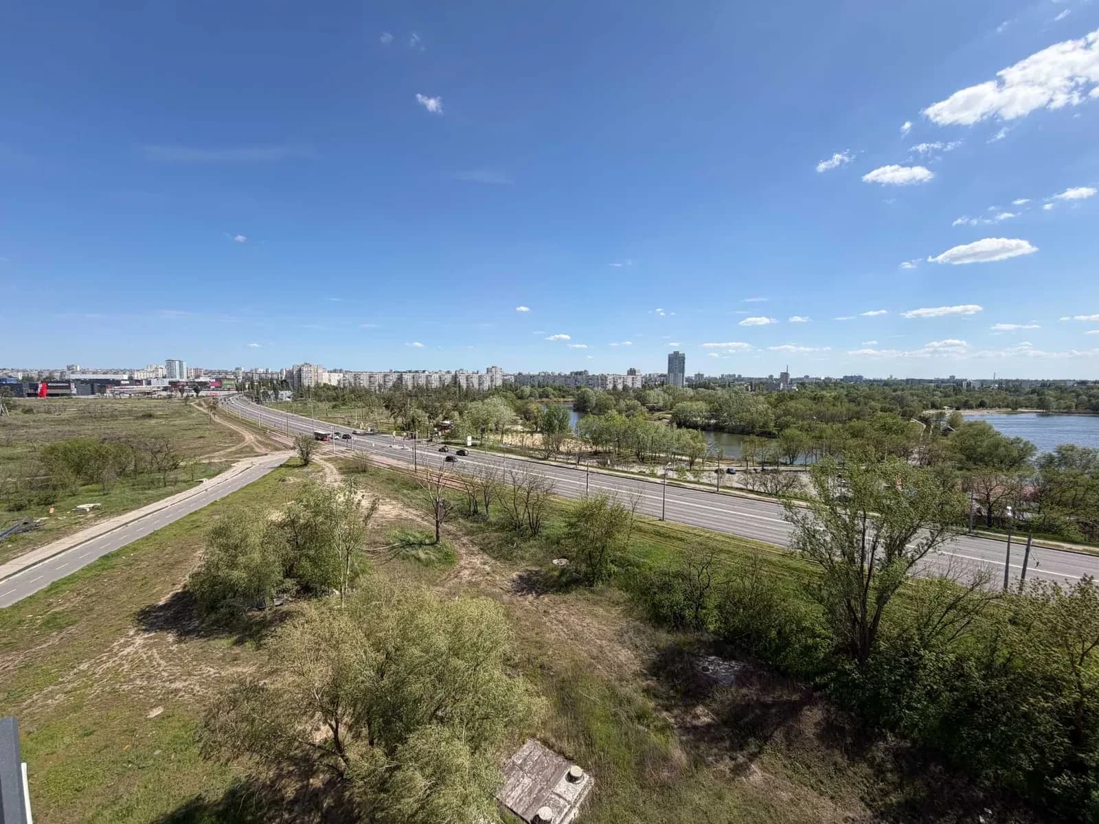 Євротрійка у ЖК Оазис: авторський проєкт, панорама на Гідропарк - фото 3