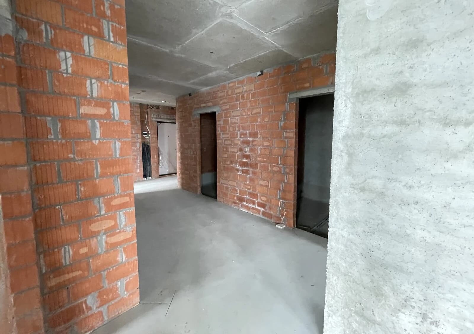 3-кімнатна квартира, Дарницький: новобудова, без оздоблення