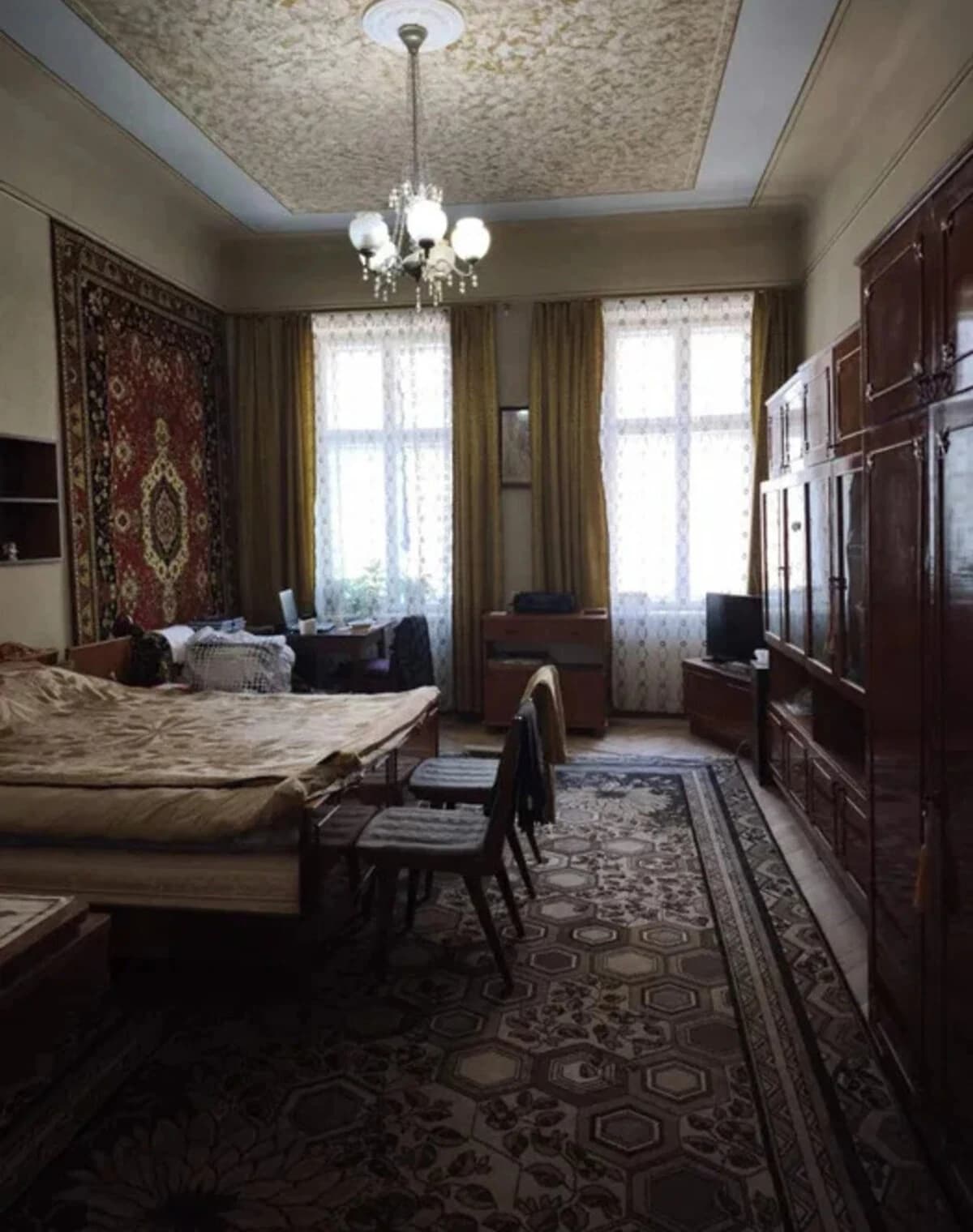 2-кімнатна квартира, Львів: цегляні стіни, закритий двір - фото 2