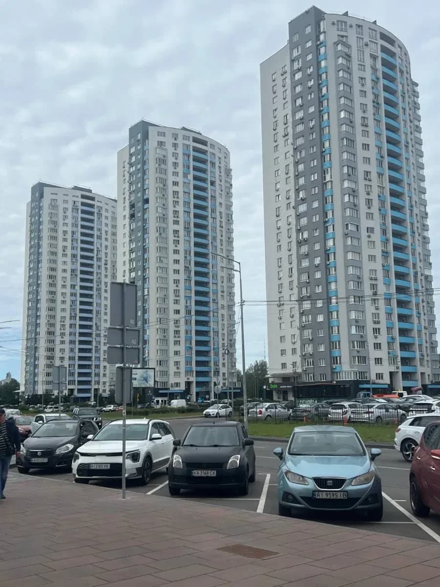 1-кімнатна квартира у ЖК Оболонь Скай: метро Оболонь 2 хв, генератор - фото 1