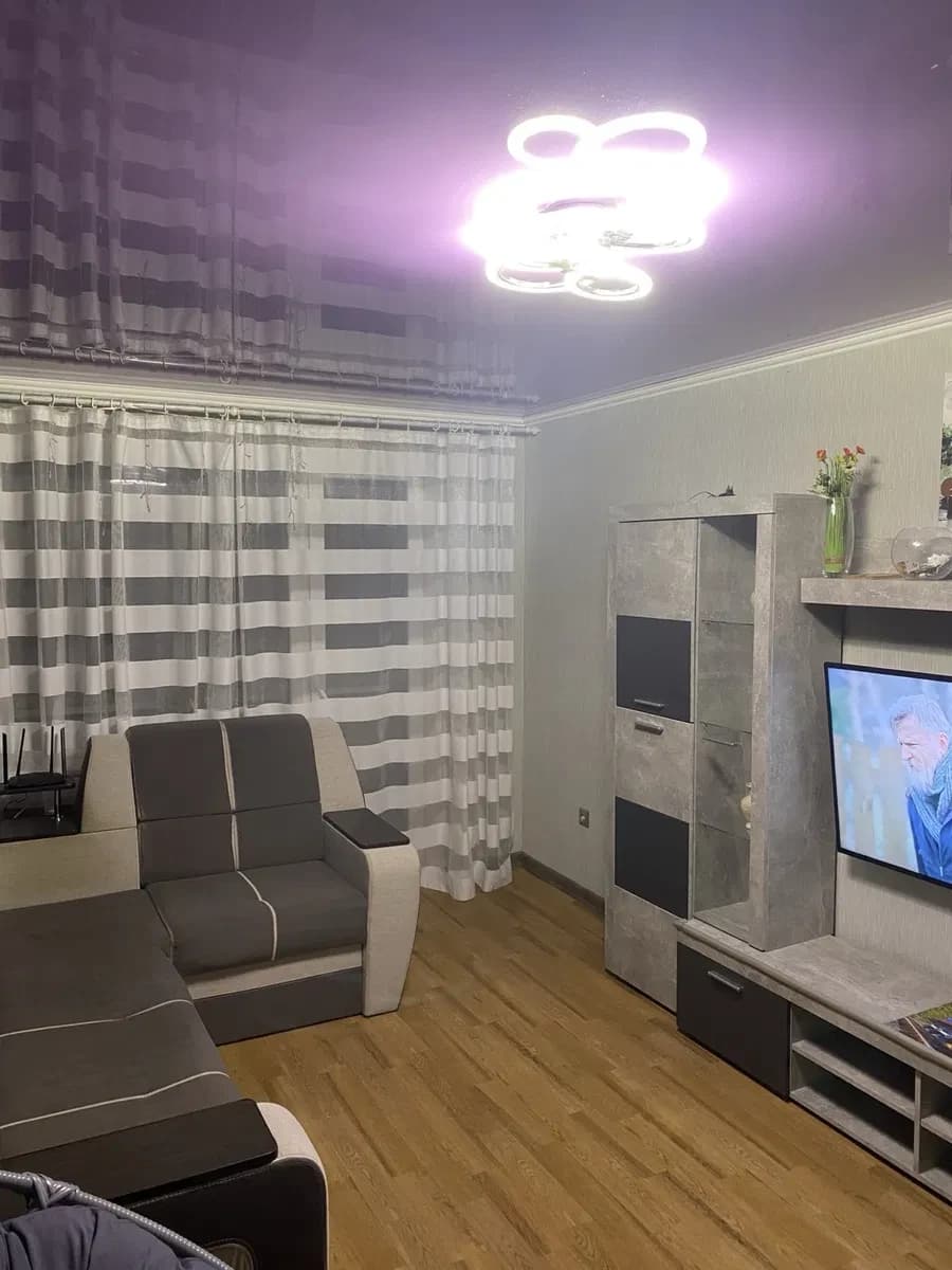 3-кімнатна квартира, Суми: СКД, косметичний ремонт