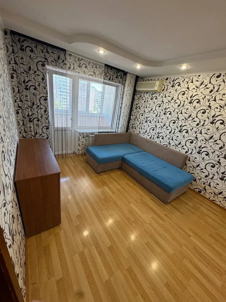 2-кімнатна квартира, Комунарський: парк поруч, АТБ і зупинка - фото 2