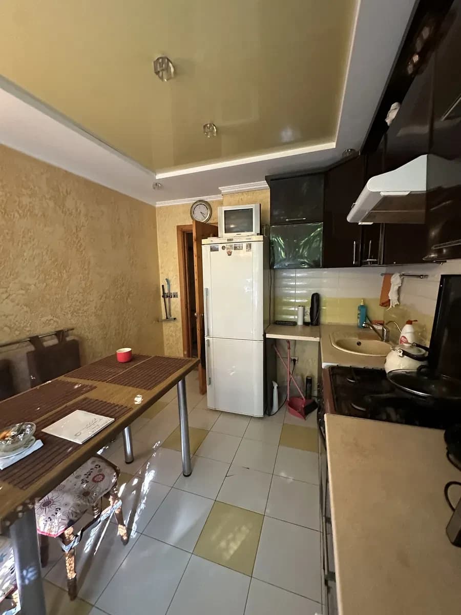 3-кімнатна квартира, Івано-Франківськ: косметичний ремонт, 2 балкони - фото 3