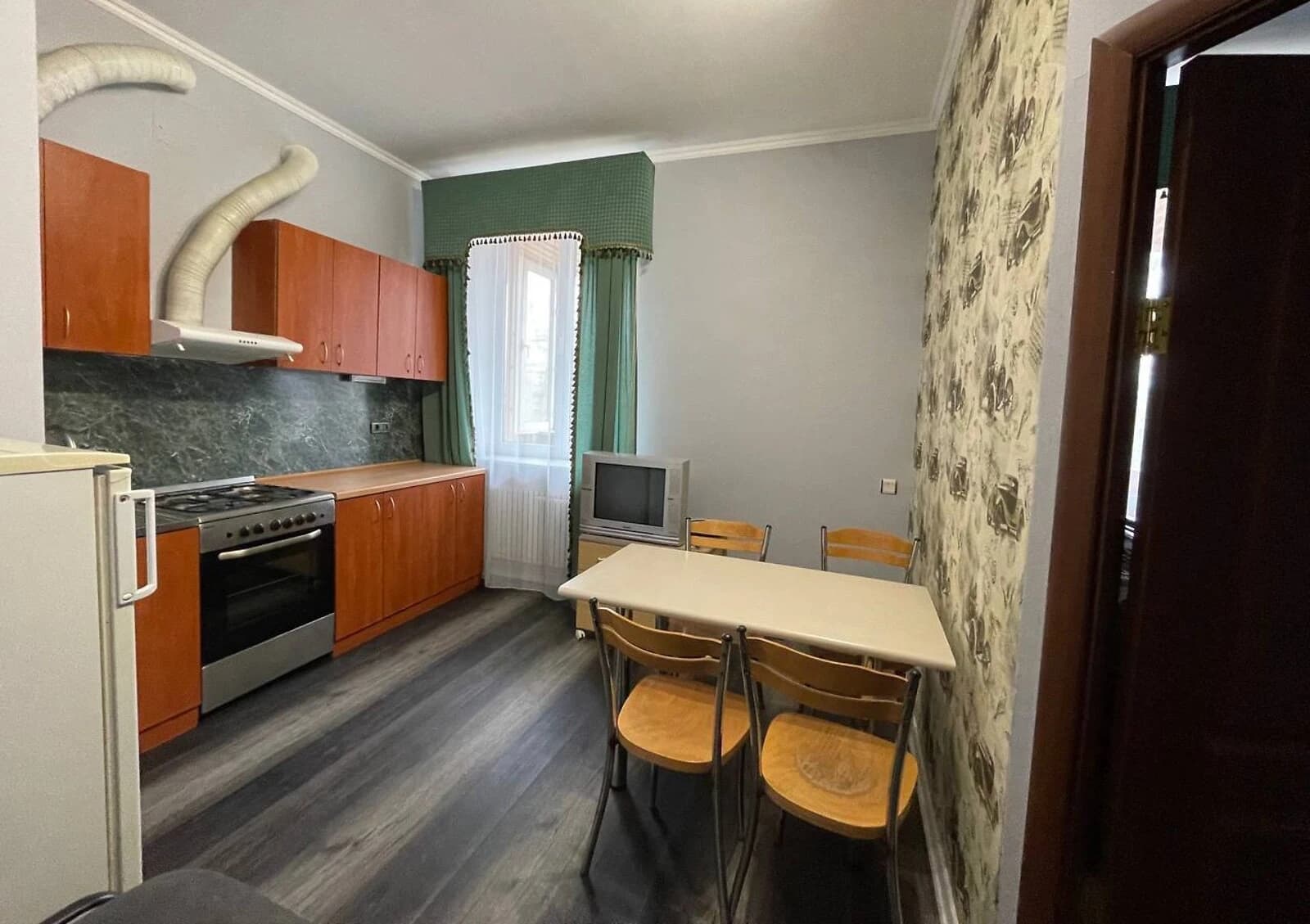 3-кімнатна квартира, Іллічівськ: євроремонт, опалення без світла - фото 4
