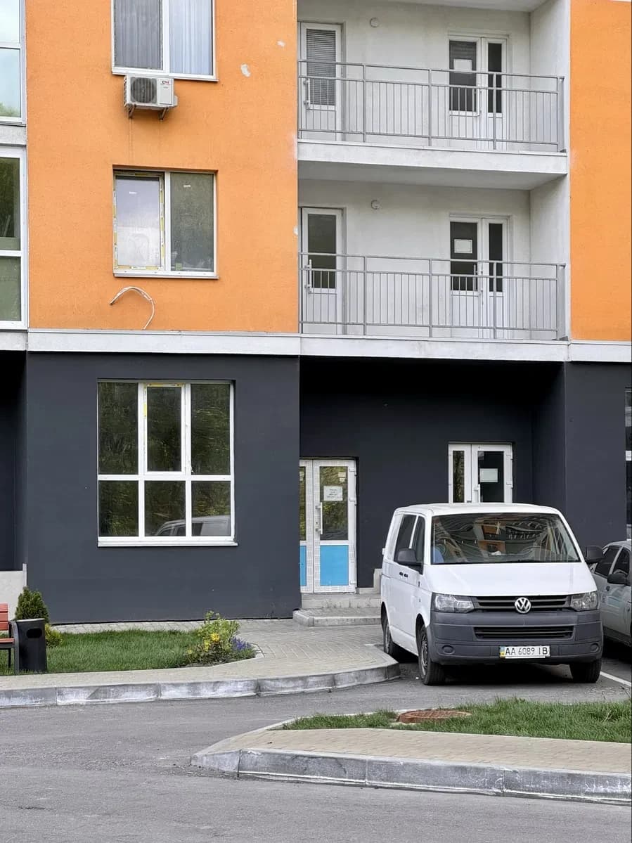 Приміщення у ЖК Оранж сіті: фасадне, ремонтні канікули - фото 2
