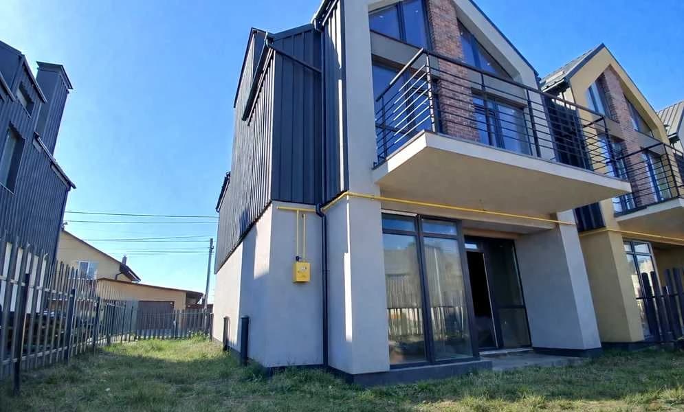 Таунхаус у ЖК Петрівське містечко: 4 окремі кімнати, підвал 59 м²
