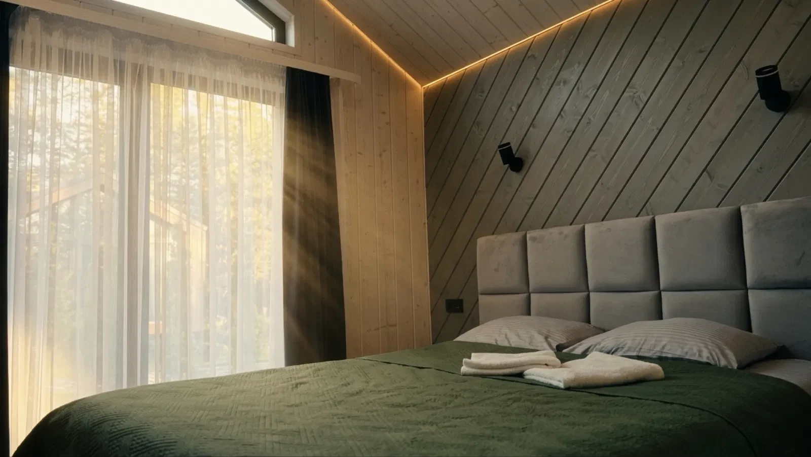 База відпочинку Skywood, Свідівок: 4 будинки, генератор 40 кВт - фото 5