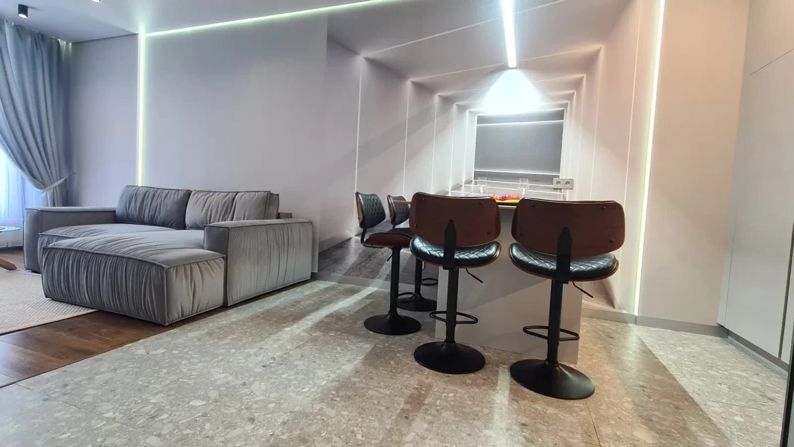 2-кімнатна квартира у ЖК Edelweiss House: авторський ремонт, паркінг - фото 2