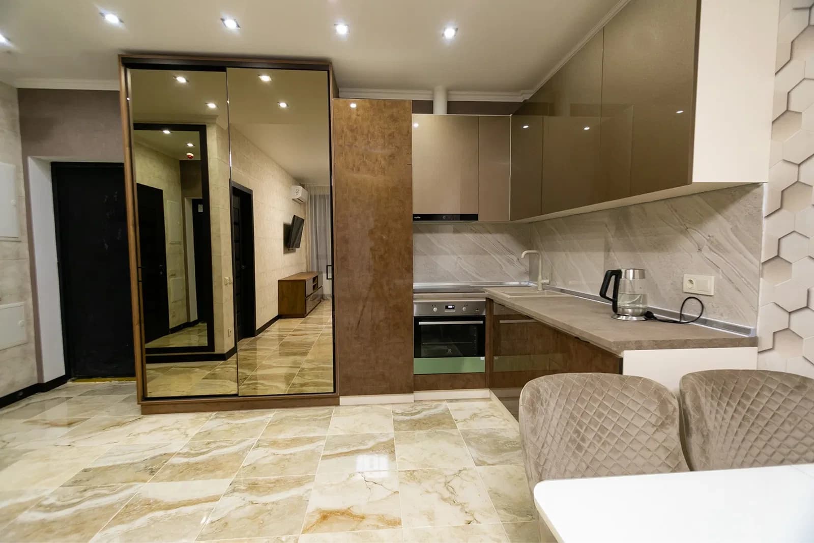 2-кімнатна квартира у ЖК Чикаго: орендар, кухня-вітальня 20 м² - фото 3
