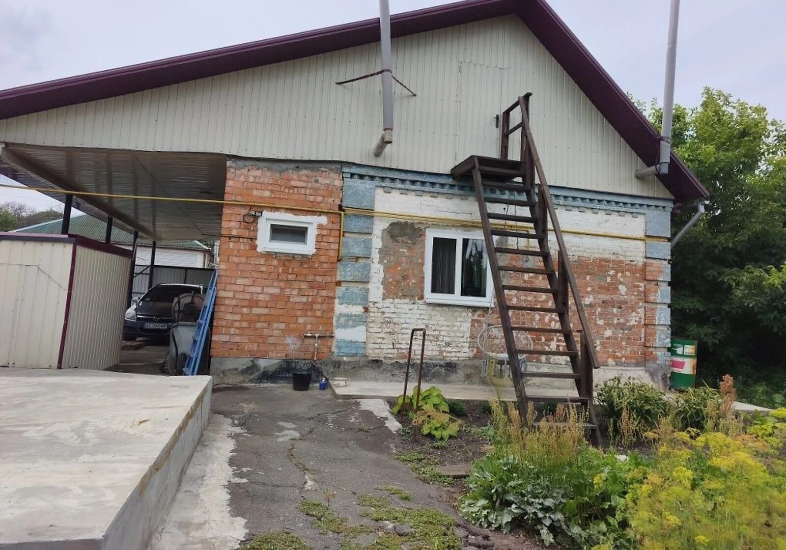 Будинок, Лозова: сад