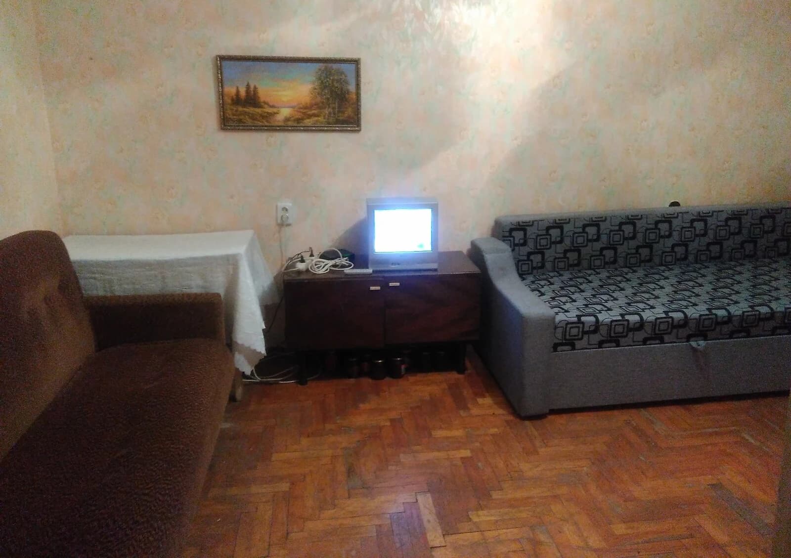 1-кімнатна квартира, Комунарський: панорамні вікна, балкон - фото 2