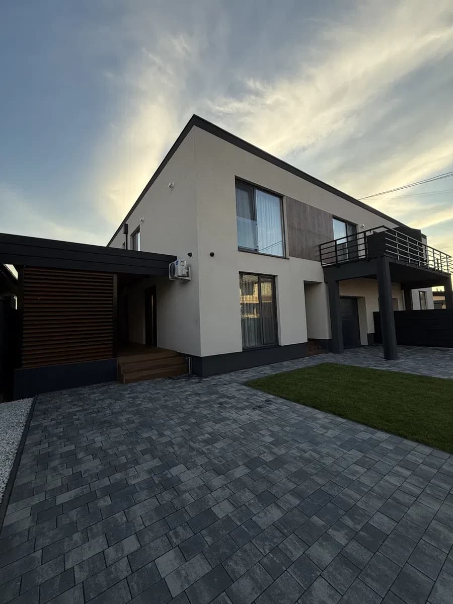 Котедж, Ужгород: авторський проєкт, тераса 35 м², гараж - фото 4