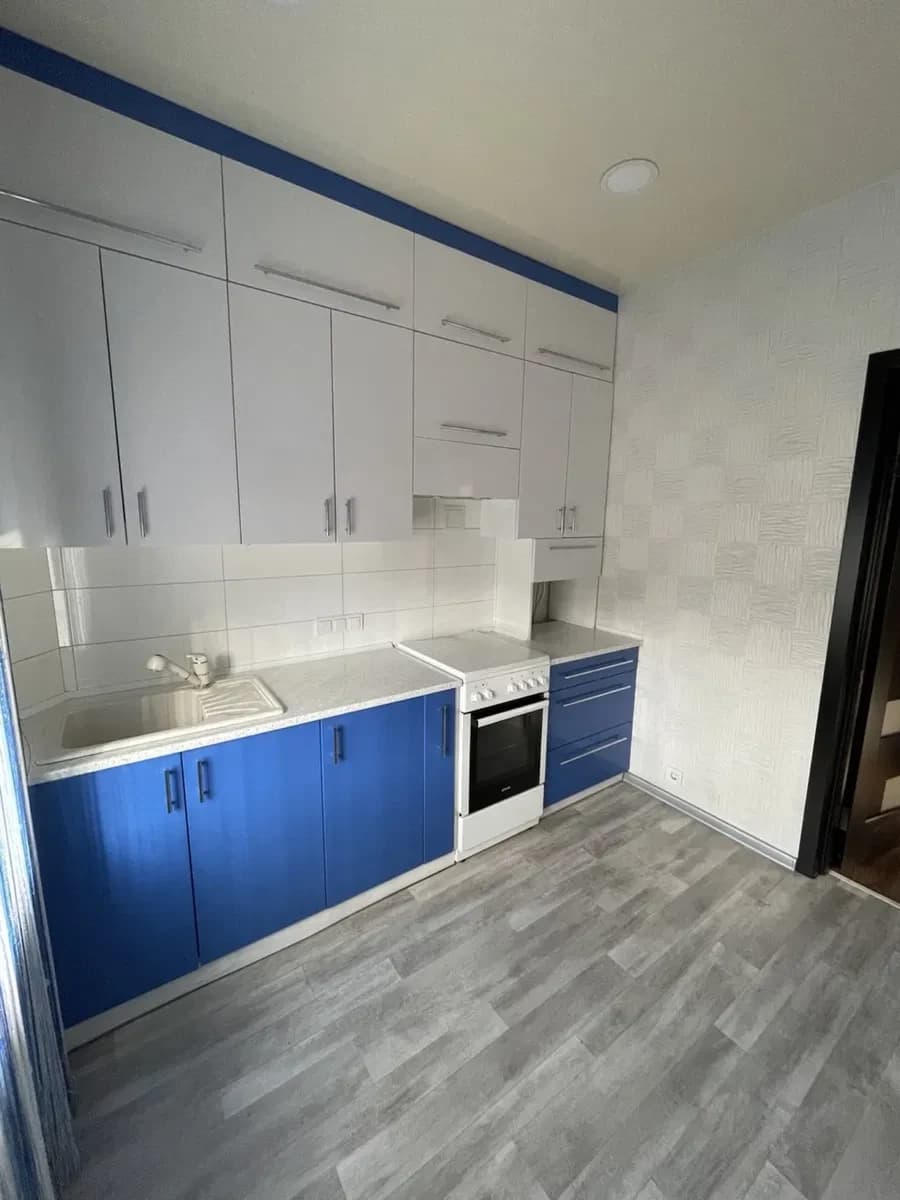 3-кімнатна квартира, Нікополь: високі стелі, газове опалення, центр міста - фото 2