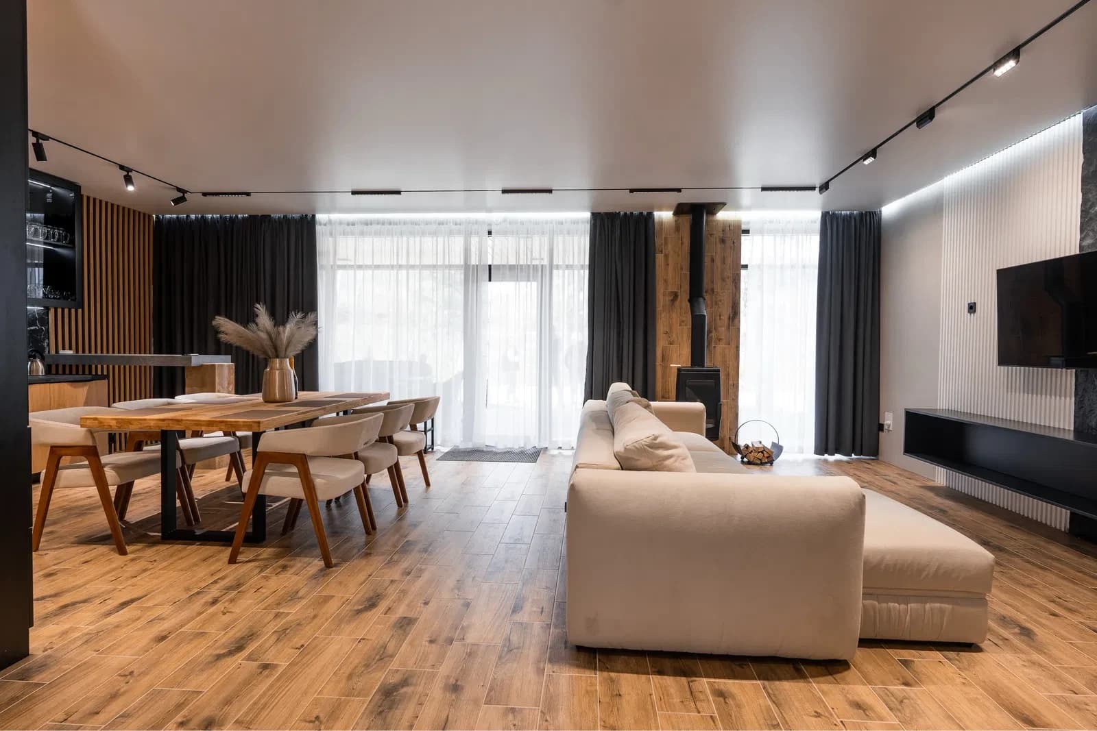 Будинок у ЖК GoldHill: дизайнерський ремонт, вид на ліс - фото 5