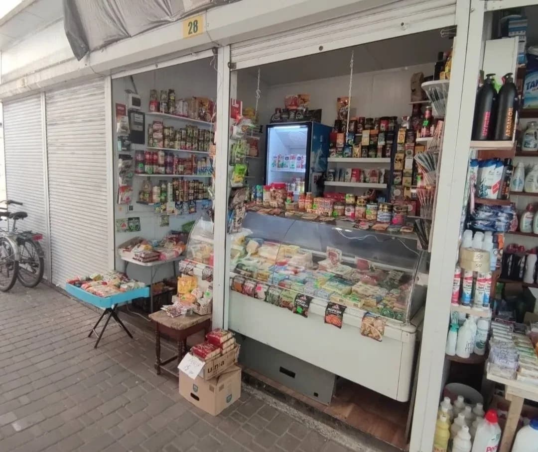 Торгові місця, Стрий: дві точки поруч, меблі та обладнання - фото 3