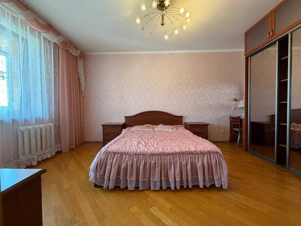 2-кімнатна квартира, Дніпровський: генератор, сім'ям, метро 7 хв - фото 3