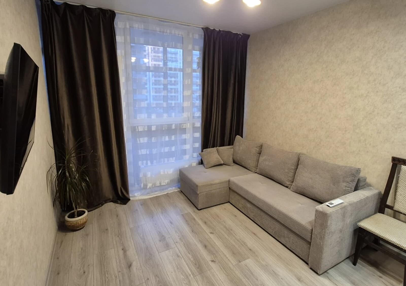 3-кімнатна квартира, Виноградар: будинок 2020 року, закритий двір - фото 2