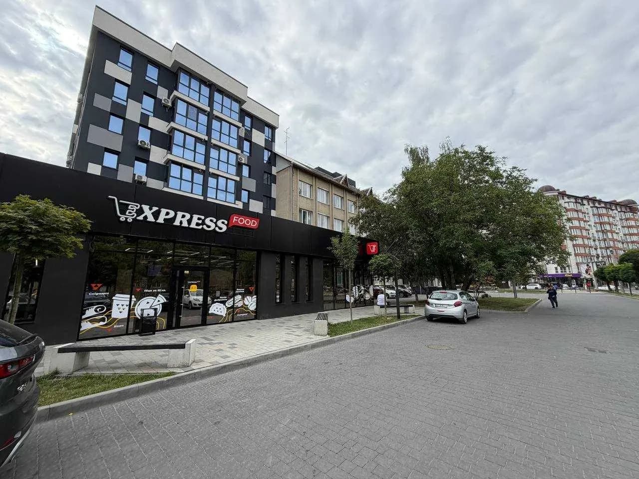 Приміщення, Івано-Франківськ: фасадний вхід за потреби, місце для вивіски - фото 4