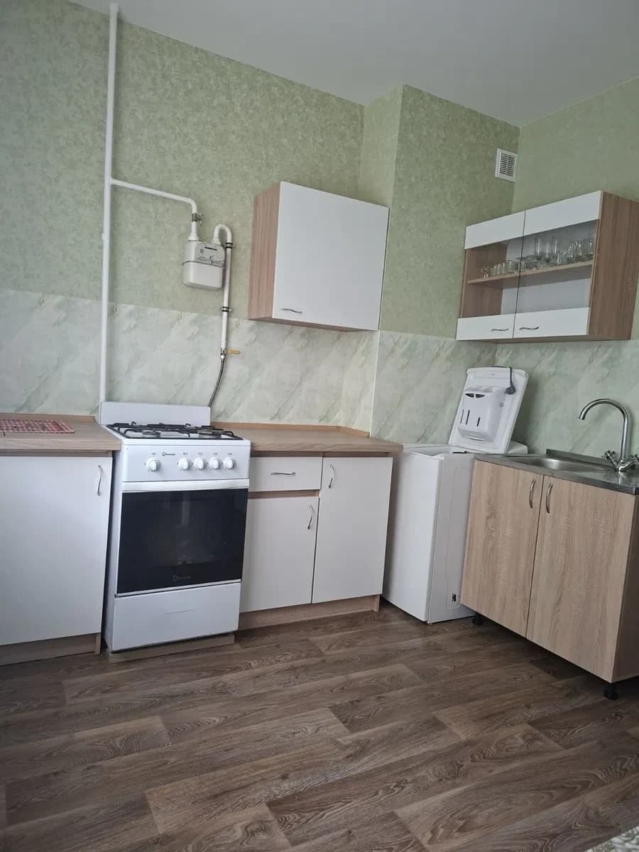 2-кімнатна квартира, Змичка: косметичний ремонт, можна з песиком