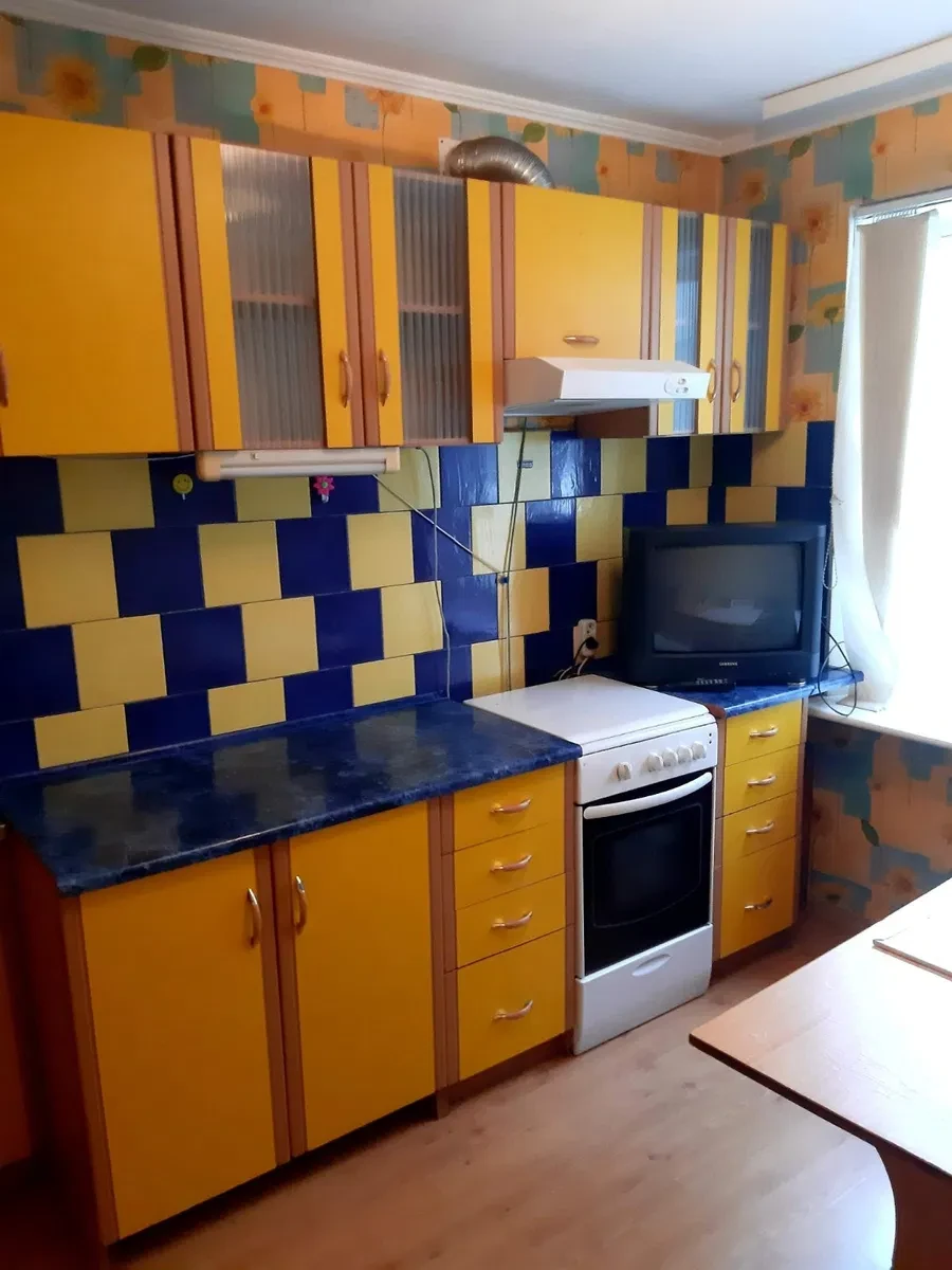 1-кімнатна квартира, Новокодацький: косметичний ремонт, з меблями