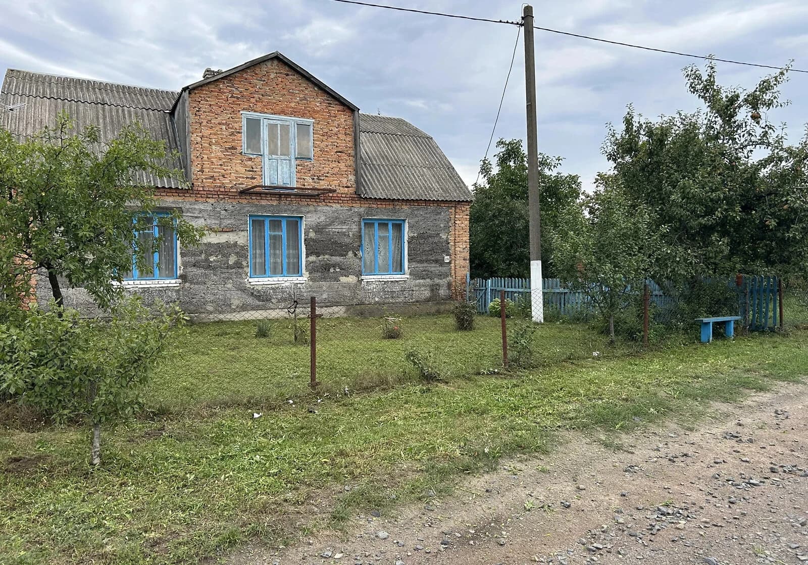 Будинок, Рожище: 4 кімнати, цегляні стіни, літня кухня