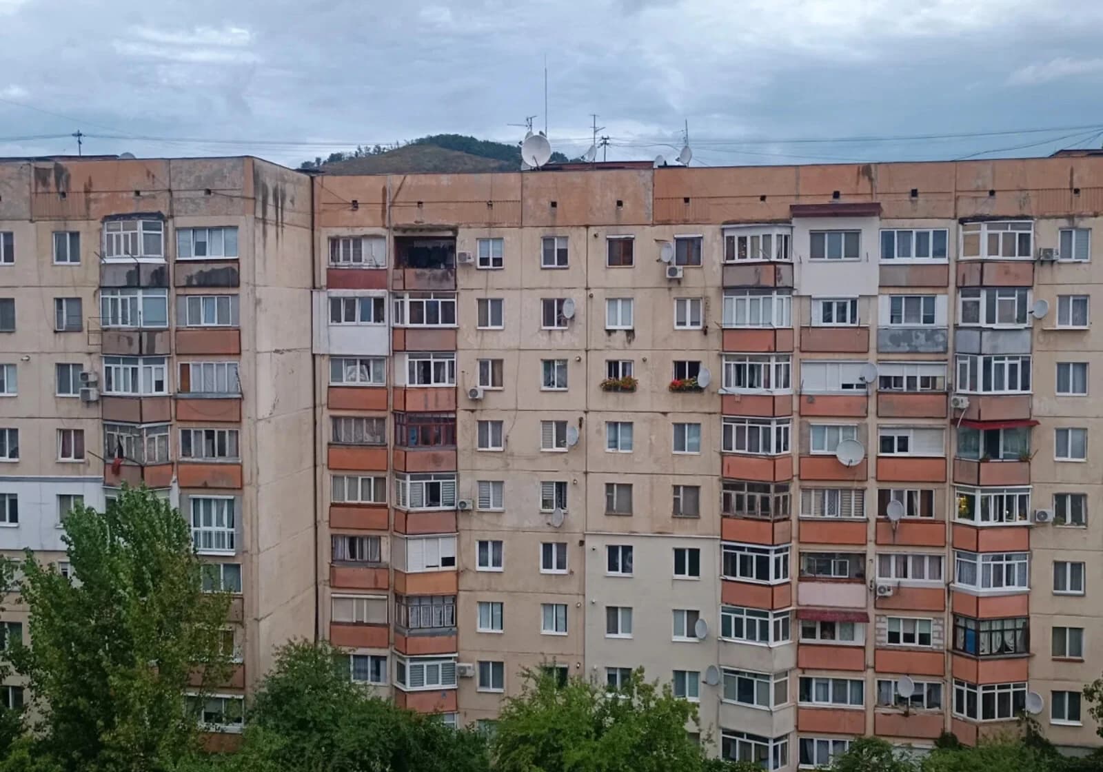 3-кімнатна квартира, вул. Росвигівська: електроопалення, панельний будинок - фото 4