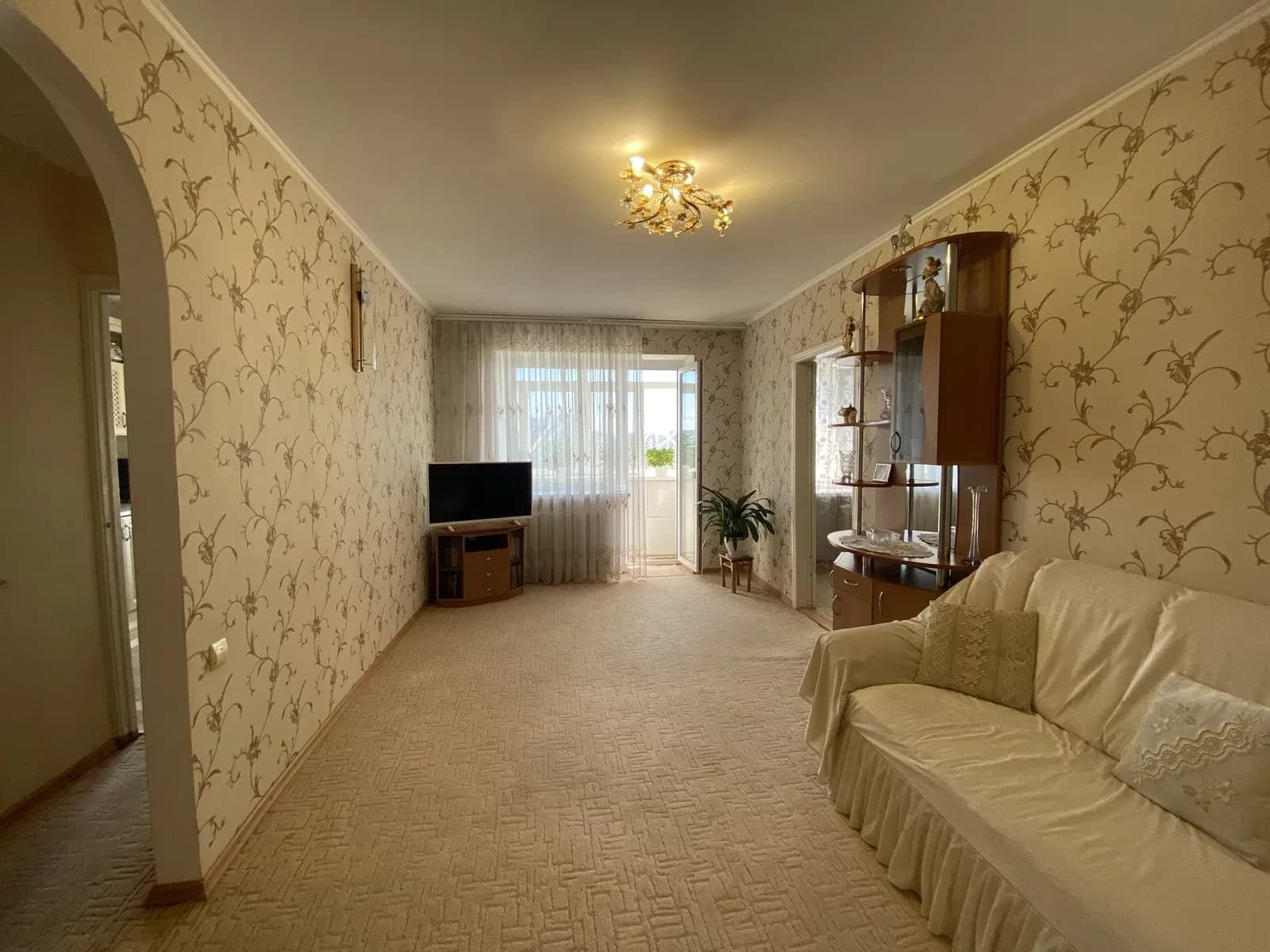 2-кімнатна квартира, центр: євроремонт, два кондиціонери, балкон - фото 4