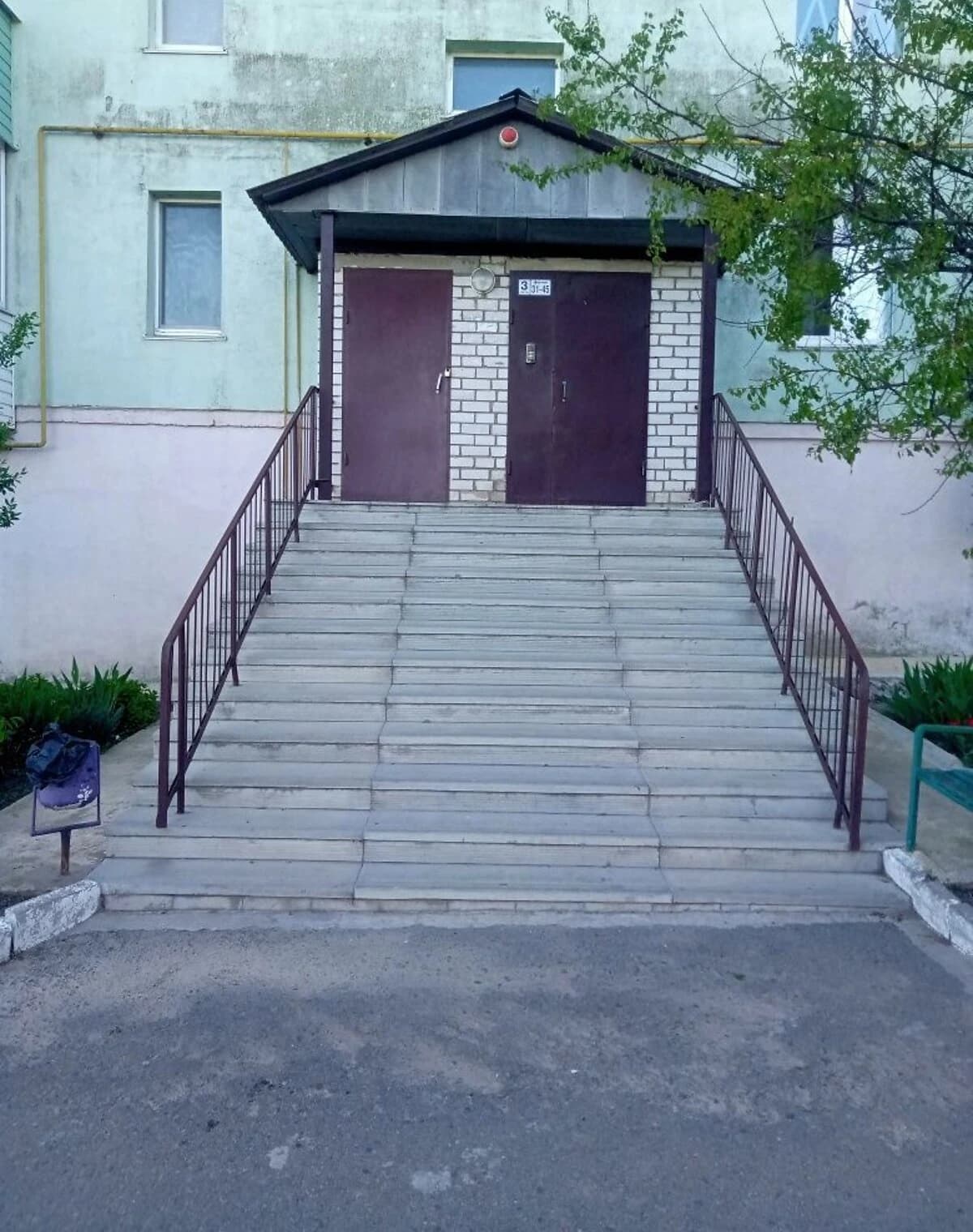 3-кімнатна квартира, Путивль: цегляні стіни, верхній поверх