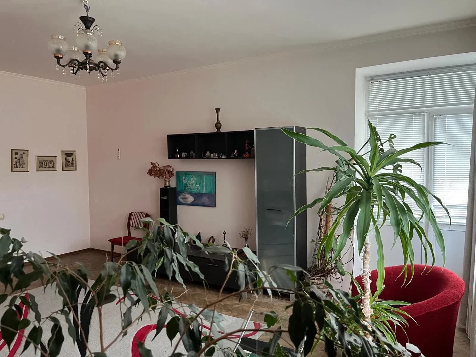 2-кімнатна квартира, Золочів: польський будинок, високі стелі - фото 4