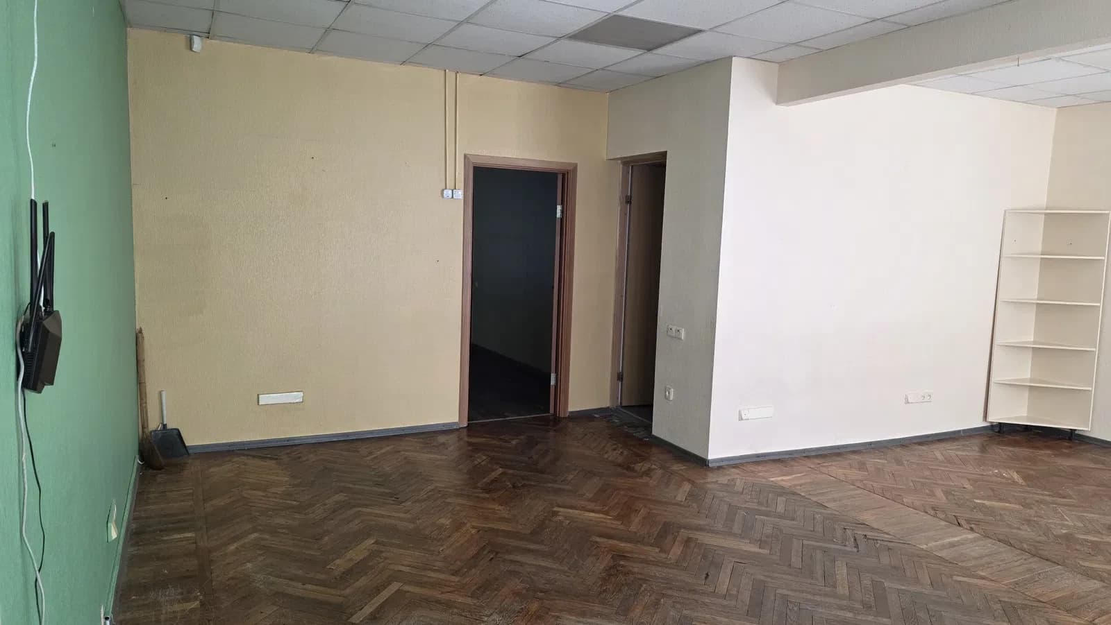 Приміщення, Центральний: окреме, з ремонтом, власна котельня - фото 1