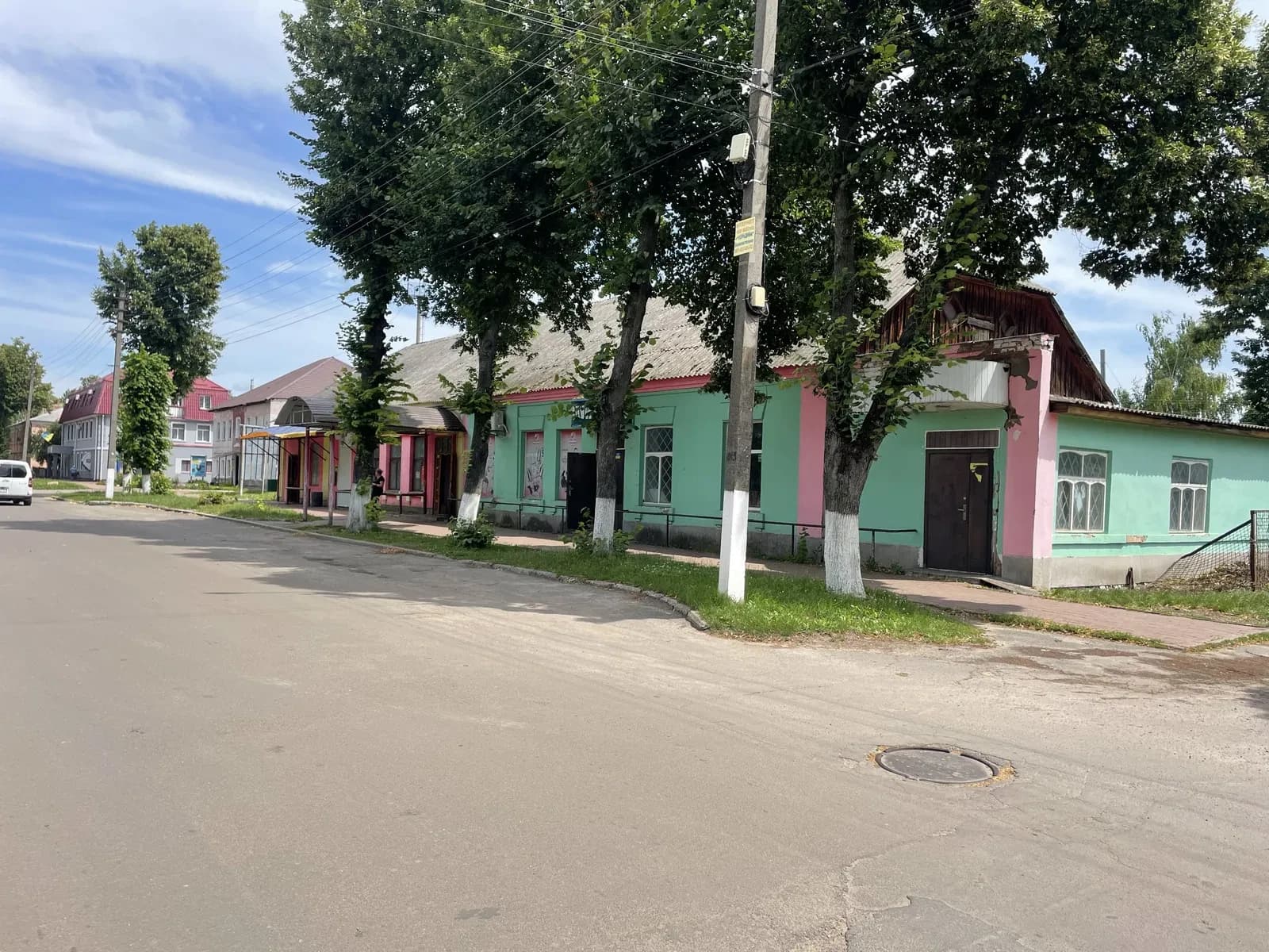 Магазин у центрі міста: фасадне приміщення, санвузол - фото 2