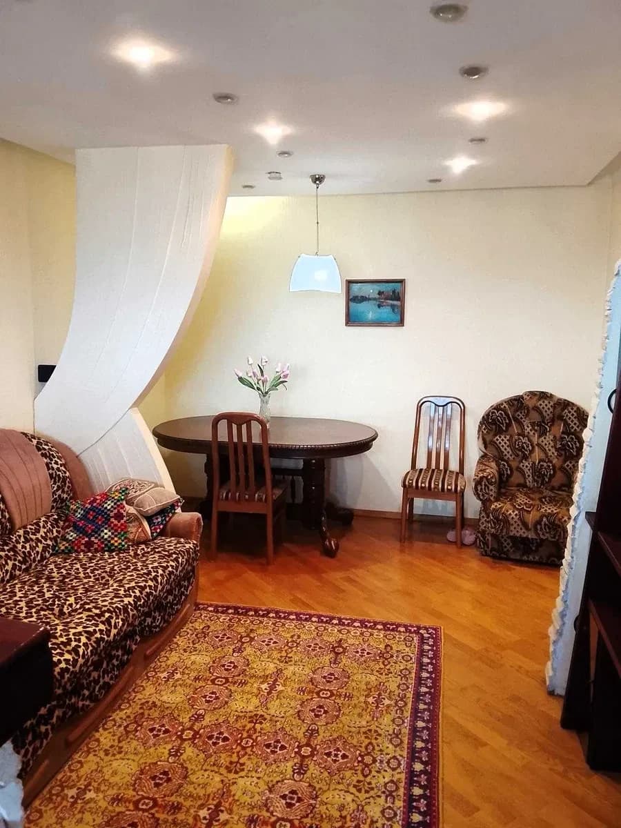 2-кімнатна квартира, Оболонський: метро 15 хв пішки, гідромасажна ванна
