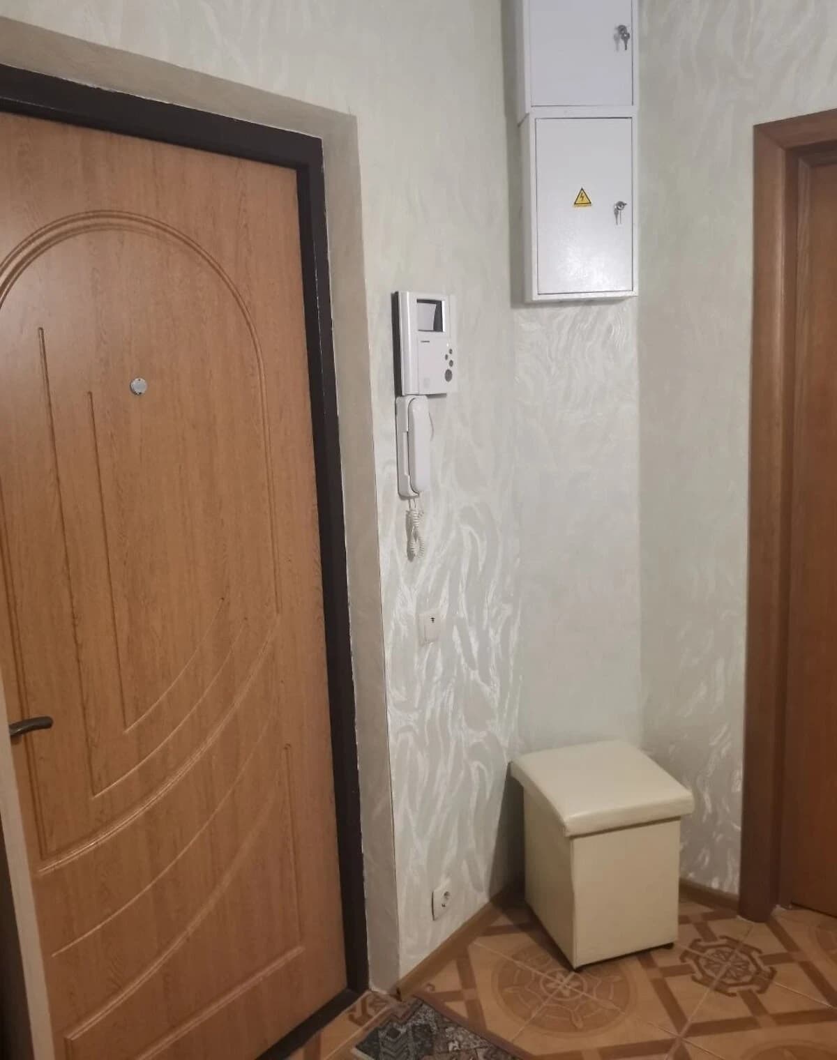2-кімнатна квартира, Троєщина: вантажний ліфт, вода без світла - фото 2