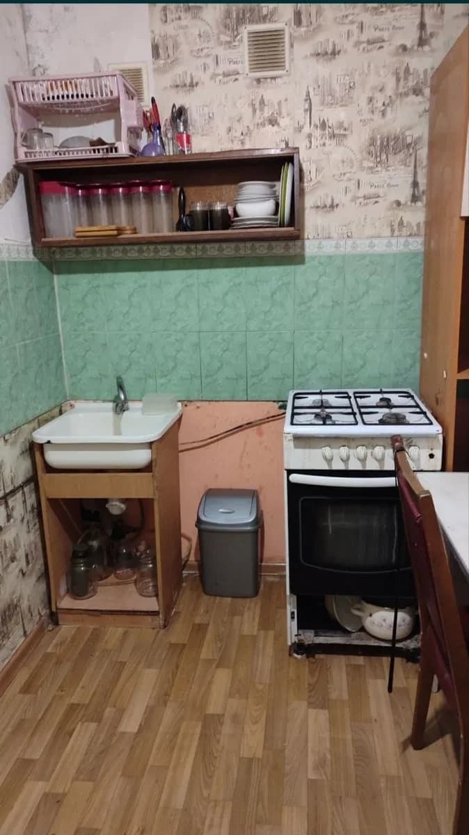 1-кімнатна квартира, Дніпровський: житловий стан, засклений балкон - фото 4
