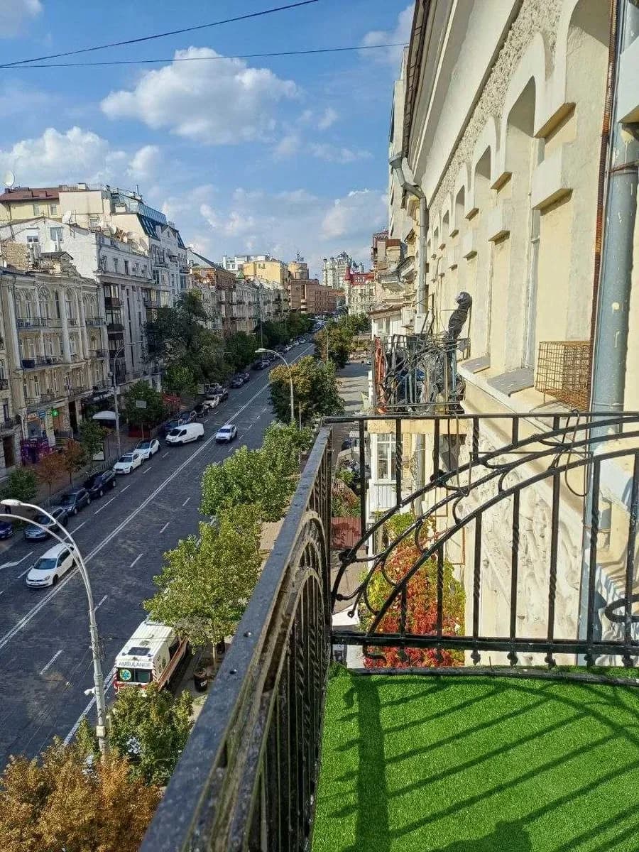 Кімната, Печерський: сучасний ремонт, меблі й техніка, паркування - фото 5