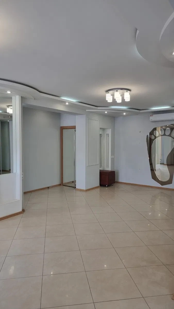 Магазин, 95 квартал: дизайнерський ремонт, власна парковка - фото 5