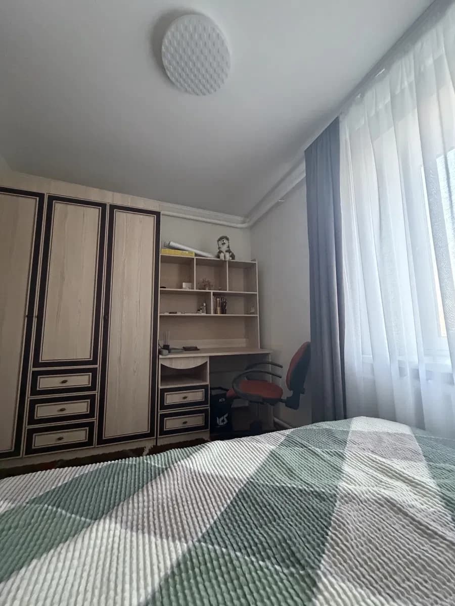 4-кімнатна квартира, Романів: власний гараж, дитячий садочок у дворі - фото 2
