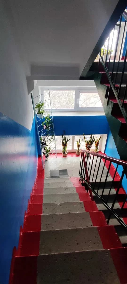 3-кімнатна квартира, Комунарський: косметичний ремонт, меблі та техніка - фото 1