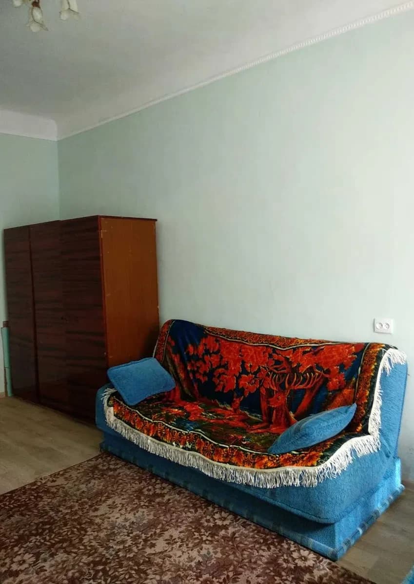 1-кімнатна квартира, Херсон: роздільне планування, меблі, мікрохвильова піч - фото 4