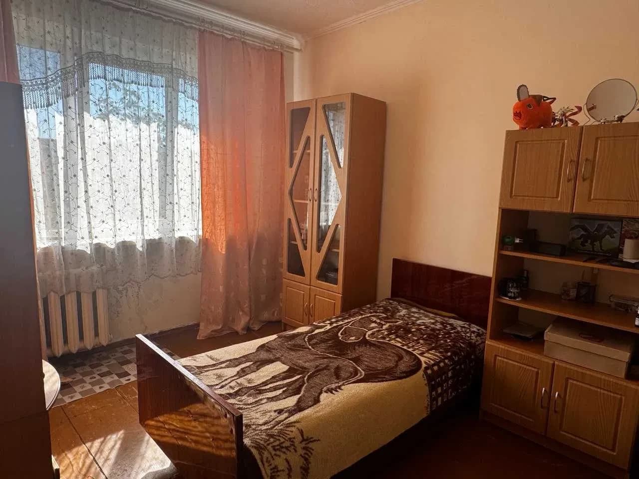 2-кімнатна квартира, Чернівці: київка, горище, засклений балкон - фото 2