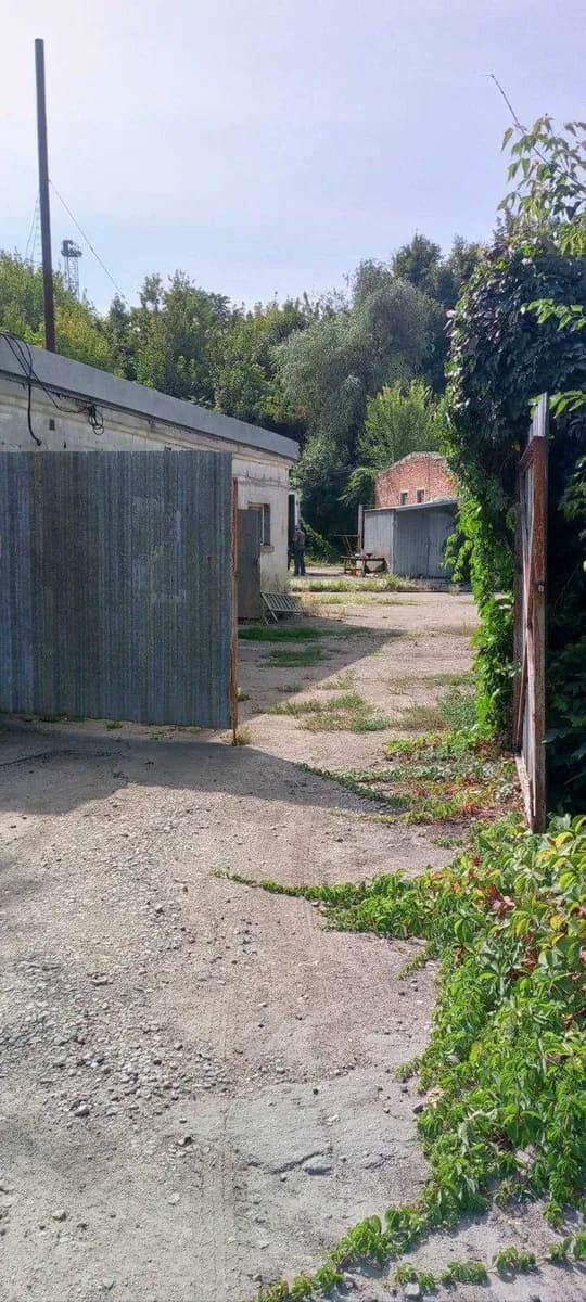 Виробнича база, Кам’янське: режимний об’єкт, парогенератор, торг