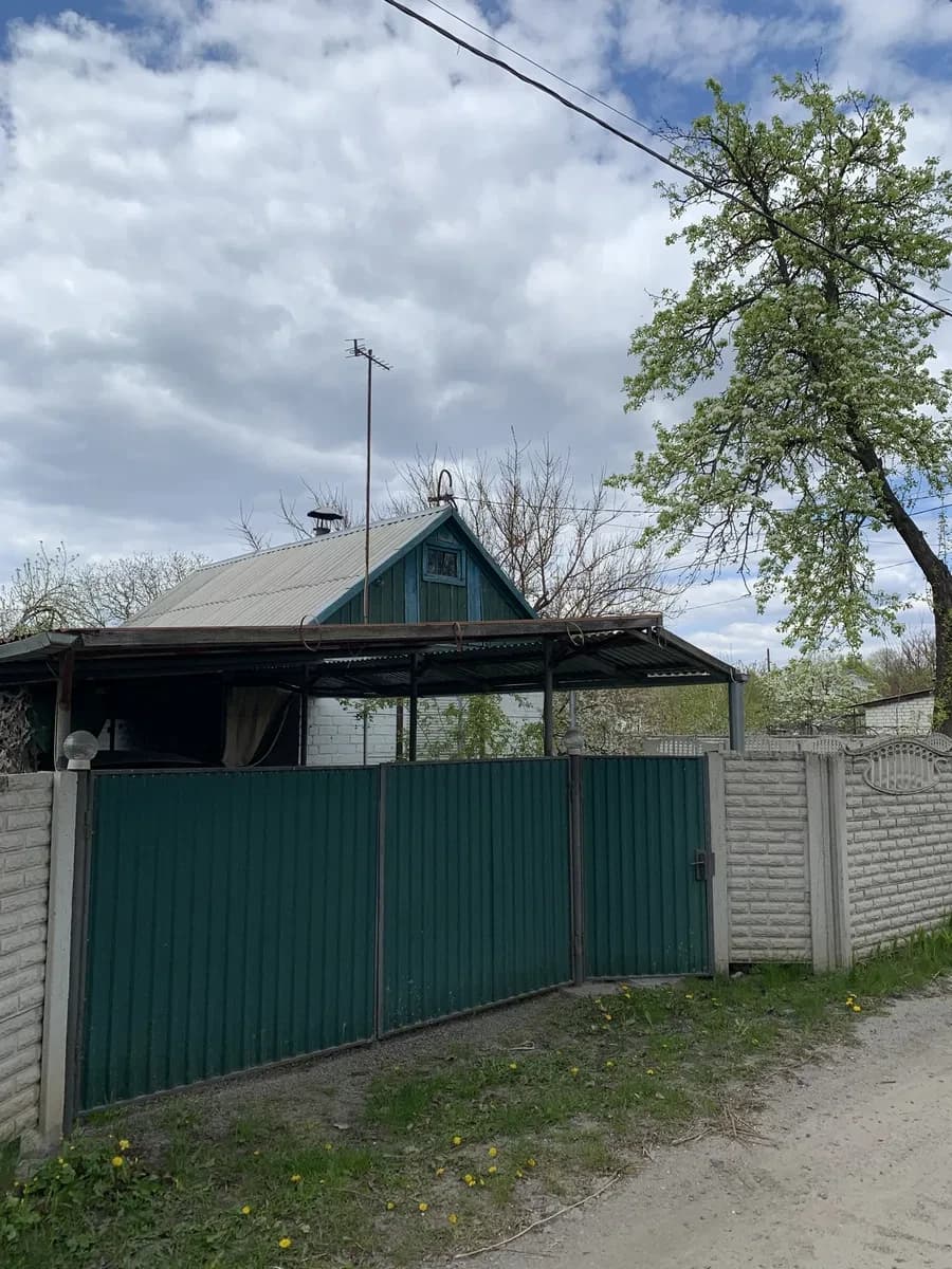 Дача між Горішніми Плавнями та Кременчуком: баня, навіс
