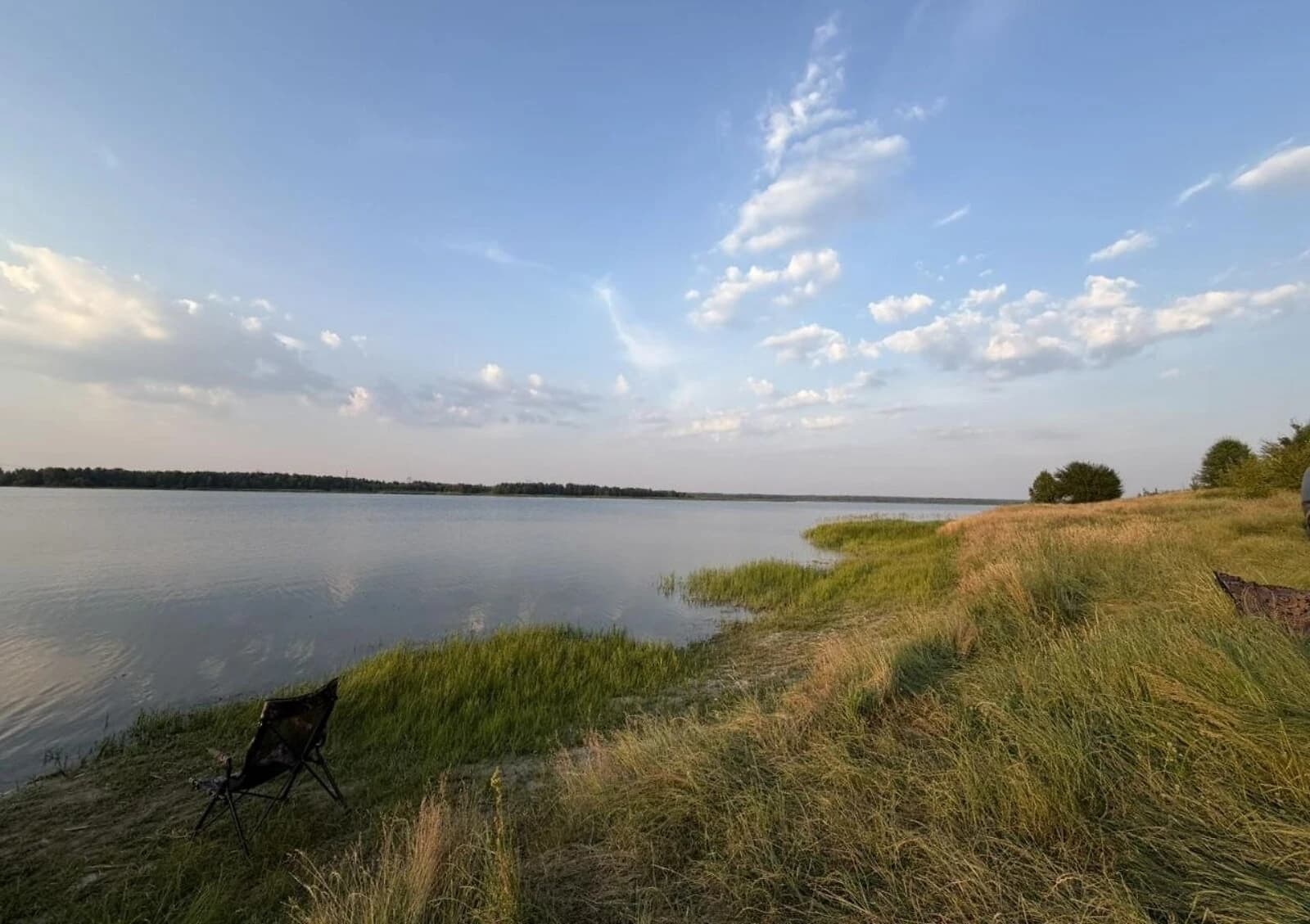 Ділянка 10 соток, Щеплоти: природне озеро, під гараж