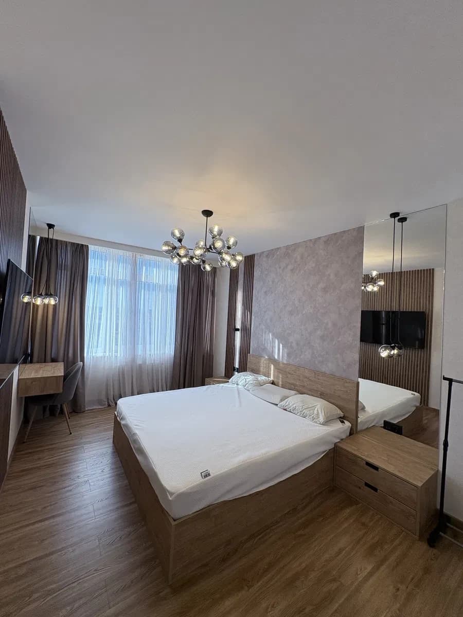 2-кімнатна квартира у ЖК 56-я Жемчужина: авторський ремонт - фото 1