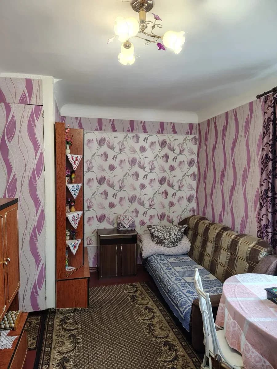 1-кімнатна квартира, Червона: косметичний ремонт, засклений балкон - фото 2
