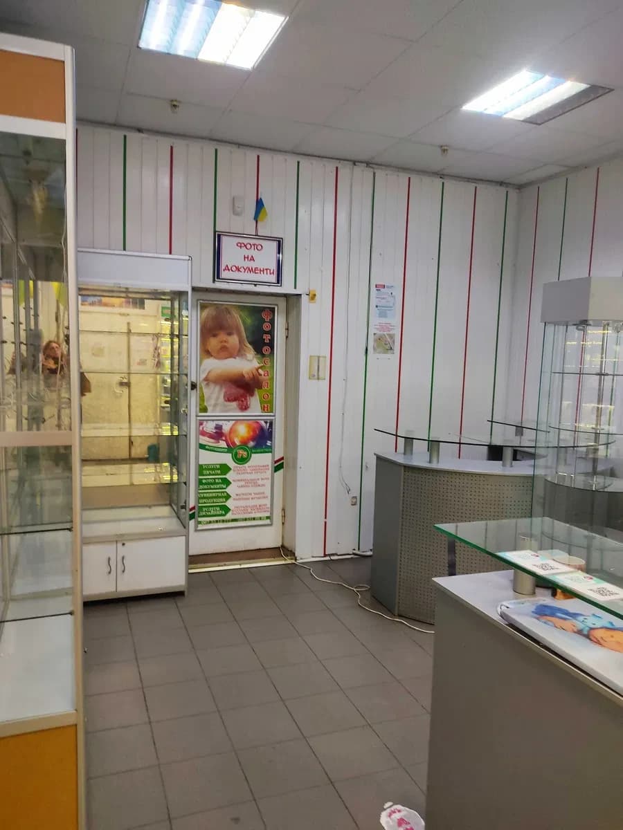 Приміщення в центрі Кременчука: червона лінія, паркувальне місце - фото 3