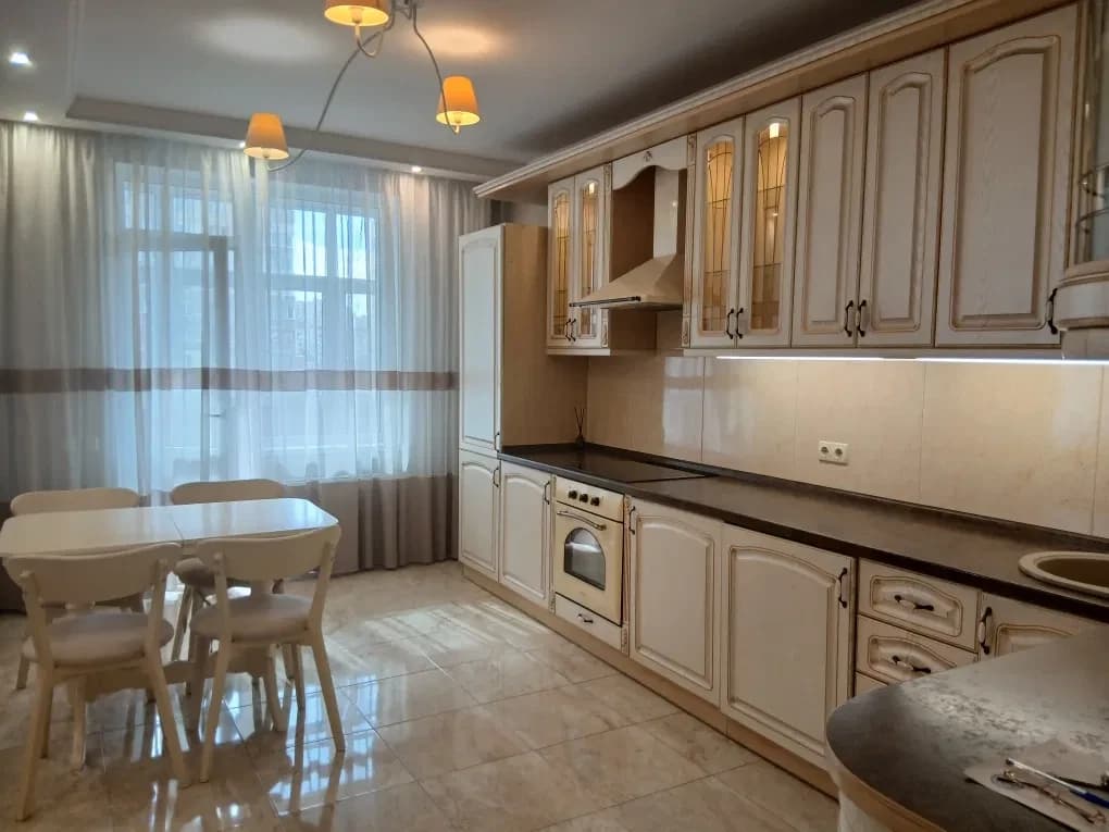 2-кімнатна квартира, Позняки: ДБЖ, вода і тепло без світла, метро 7 хв