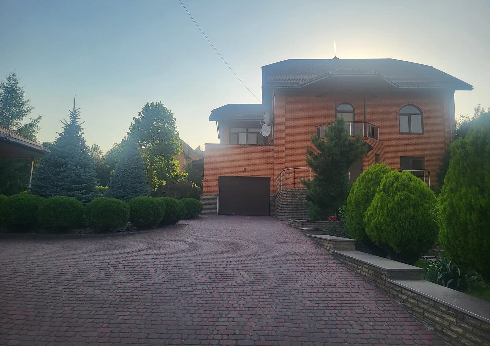 Будинок, Великий Луг: веранда і бесідка, гараж на першому поверсі - фото 1