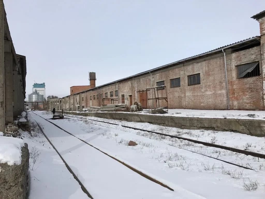 Елеватор, Заводське: залізнична гілка, зерносушарка