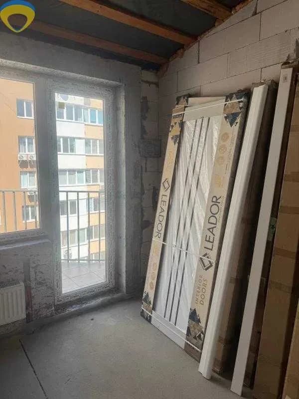 1-кімнатна квартира у ЖК Вентум: після будівельників, два балкони - фото 3